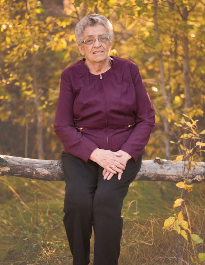 Lucy Johnston Profile Photo