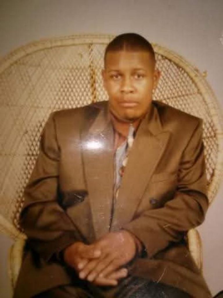 Desmond Damon Cleveland Profile Photo