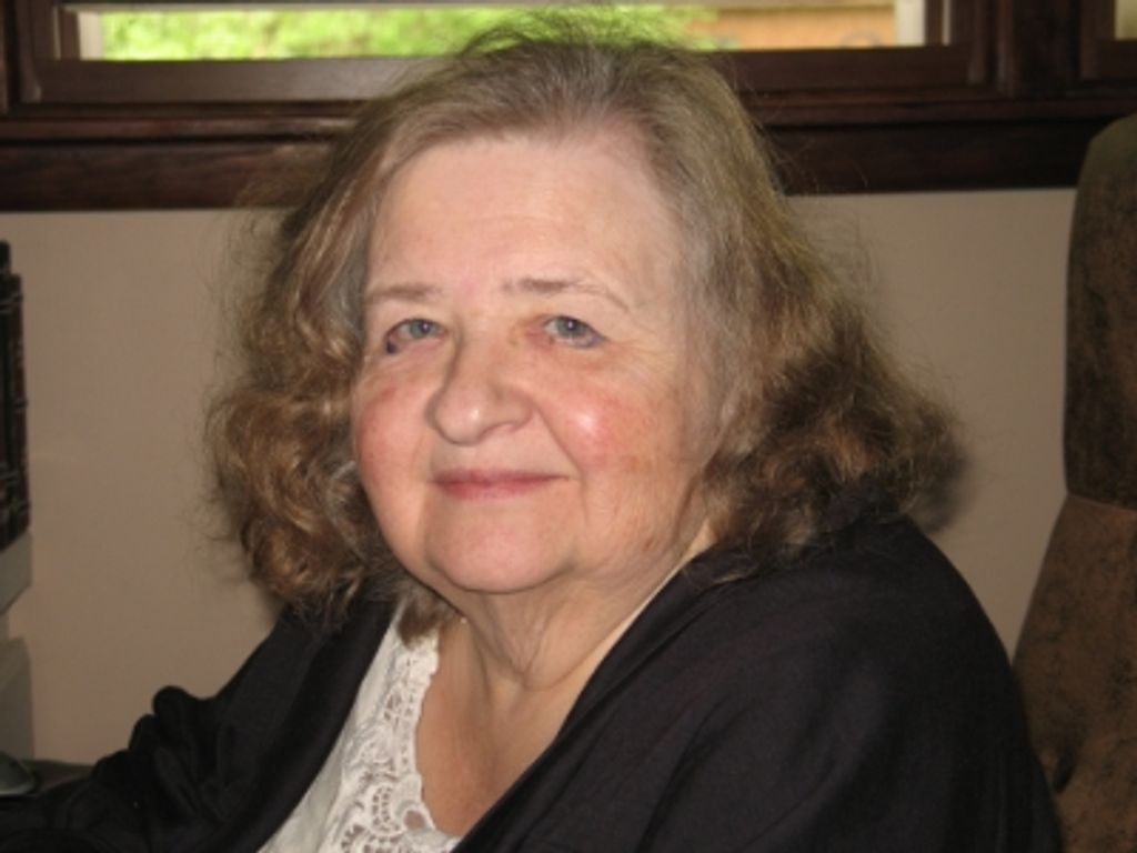 Christine Ellen Collier Profile Photo