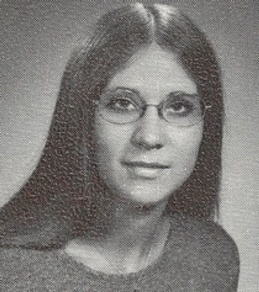 Terrie Lee (Wolf)  Lakin