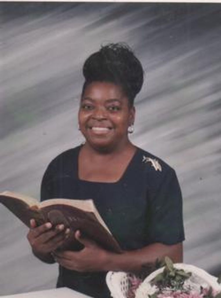 Sandra Teresa Garland