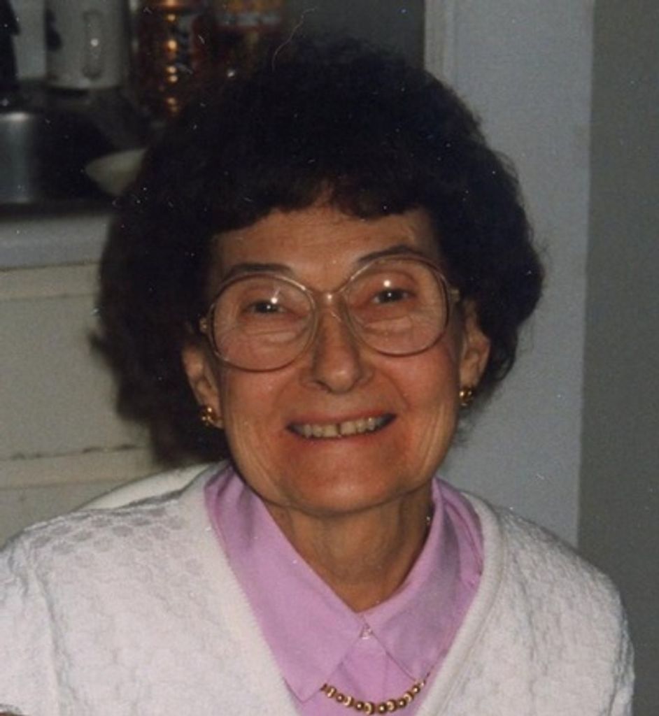 Claire Hromjak Profile Photo