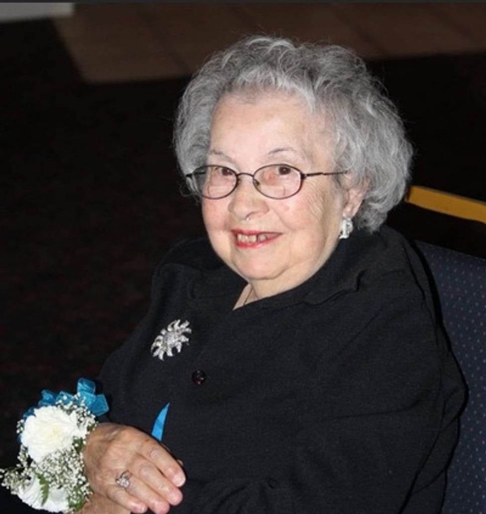 Lena Smerglinolo Profile Photo