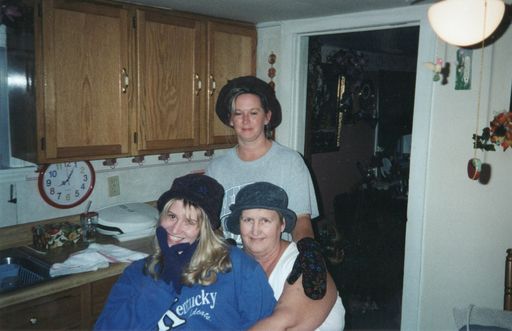 Brenda (Akin)  Luttrell photo gallery thumbnail 23 of 50