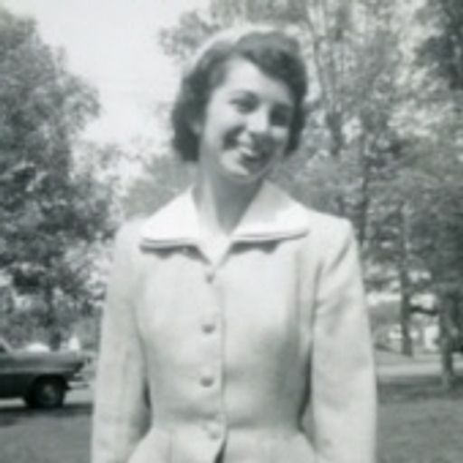 Elaine Stram photo gallery thumbnail 1 of 3