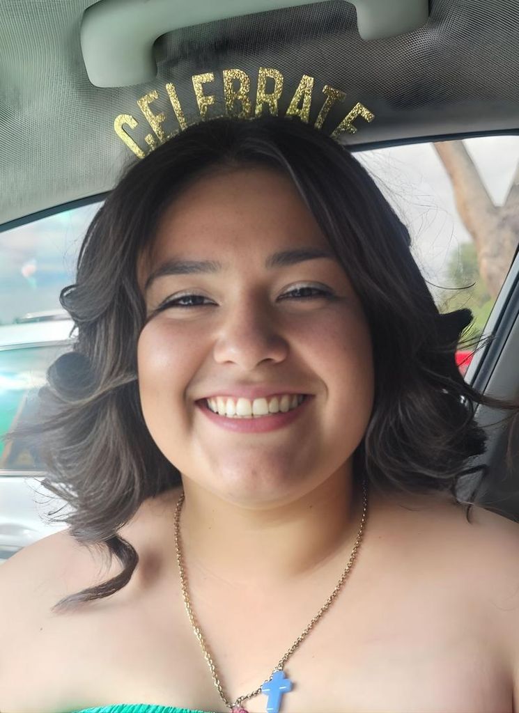 Leslie Lozoya Profile Photo