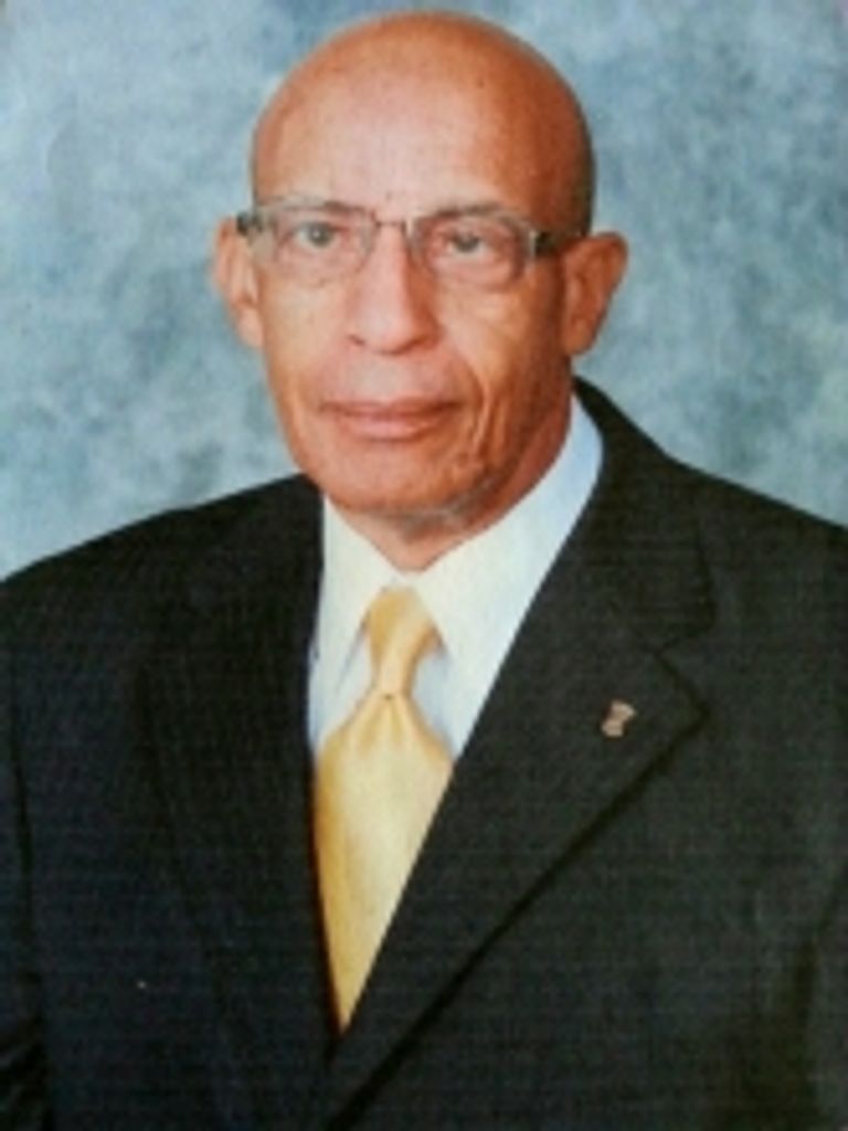 Julian Lewis Sr