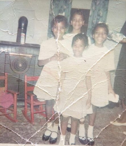 Brenda Thomas photo gallery thumbnail 12 of 36