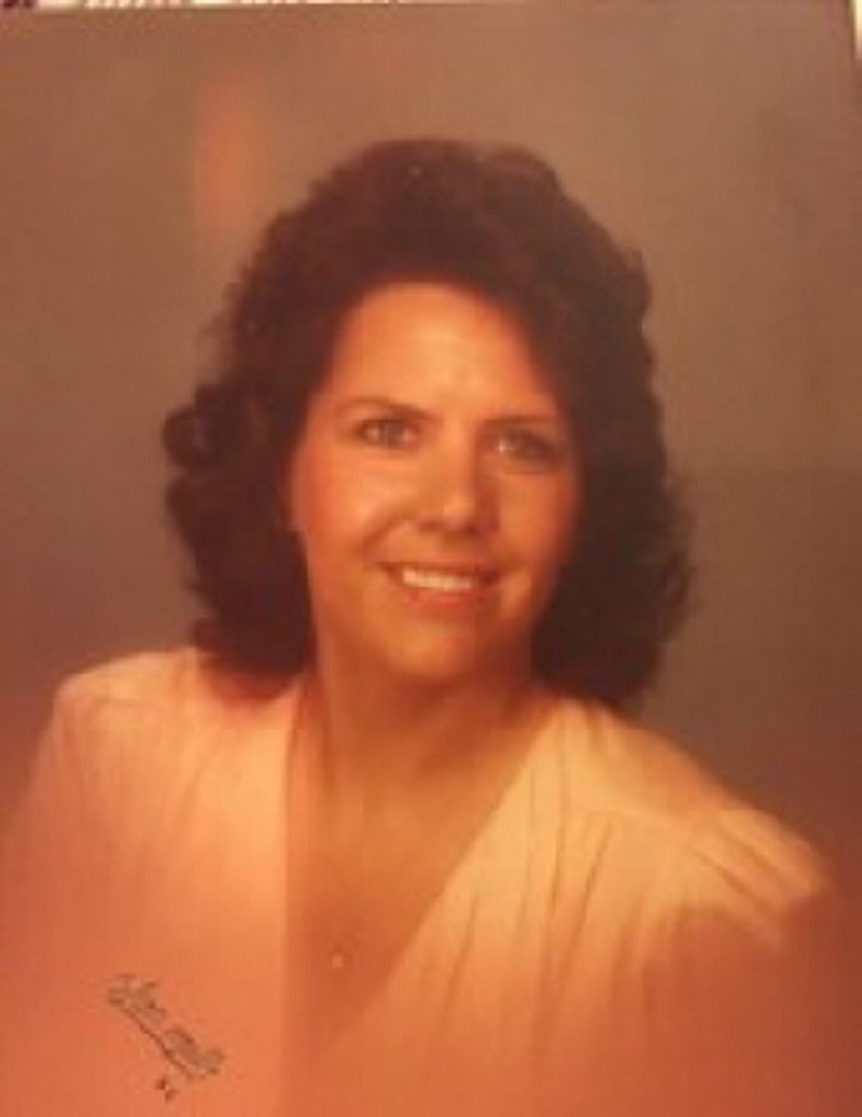 Sandra Lee Smith Profile Photo