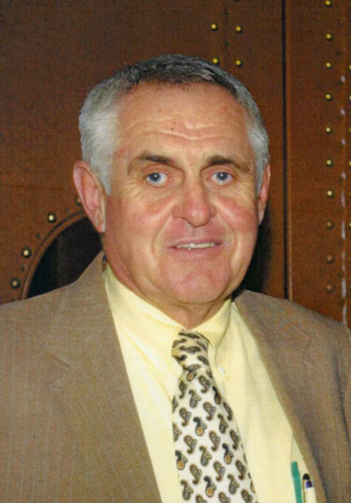 Maynard Leon Wallace Profile Photo