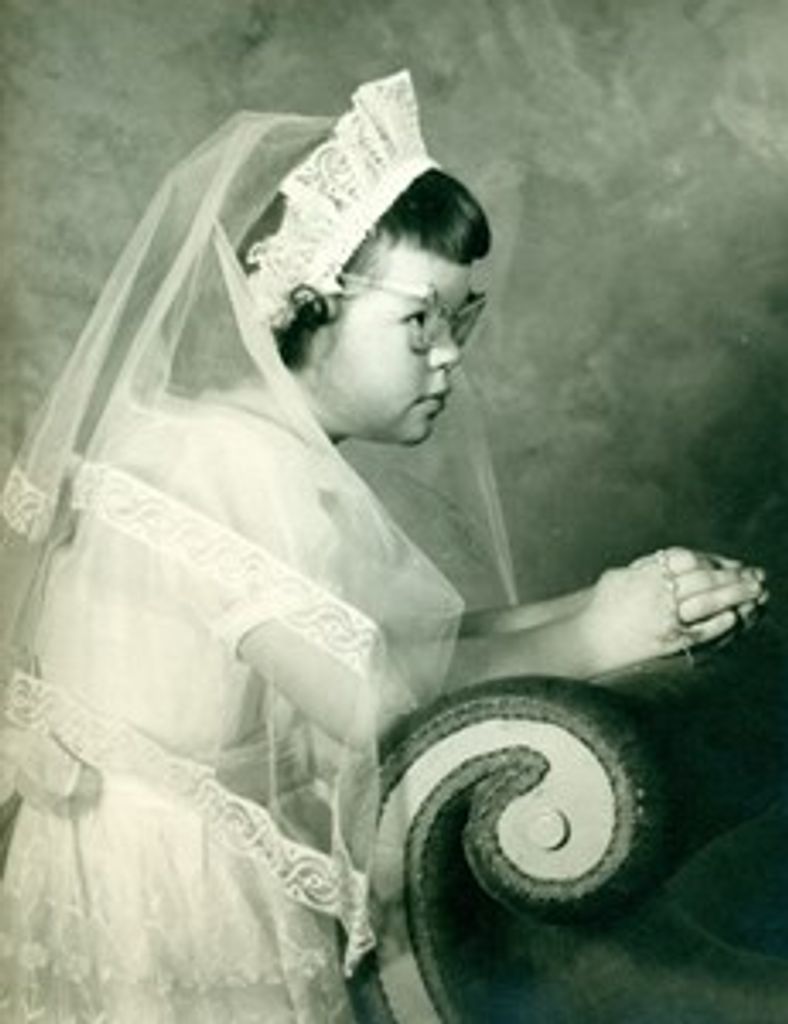 Elaine Mary Graves