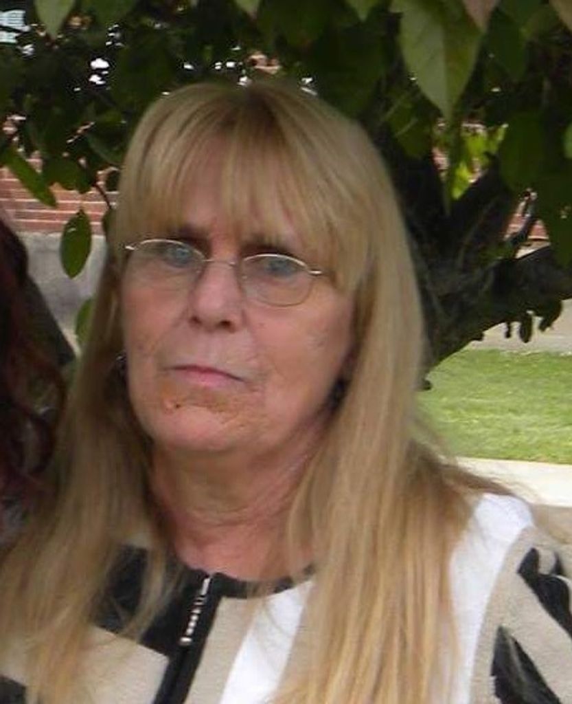 Mary R Mcgilton