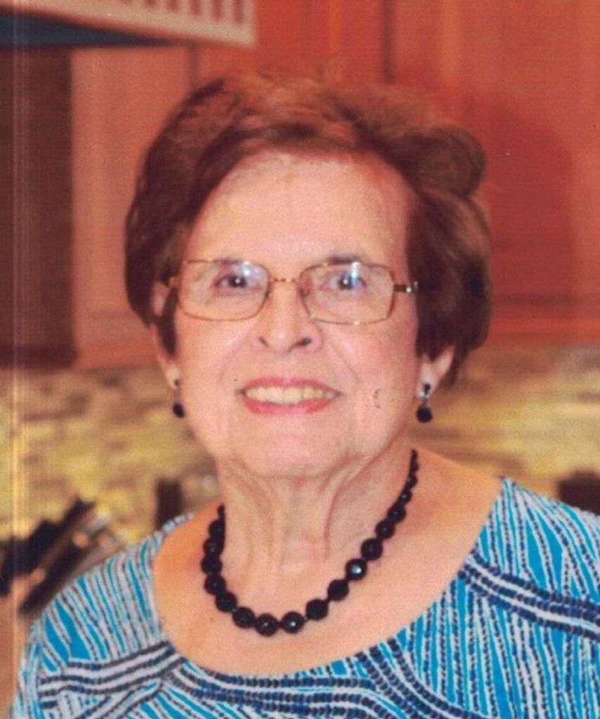 Elaine Pontikis Profile Photo