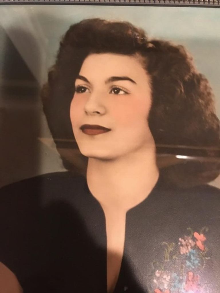 Dolores "Lola" Aiello