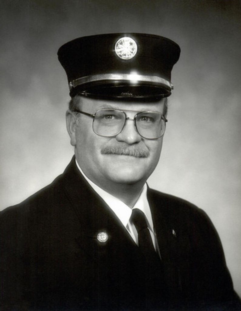 Kenneth "Bob" Robert Lueck Profile Photo