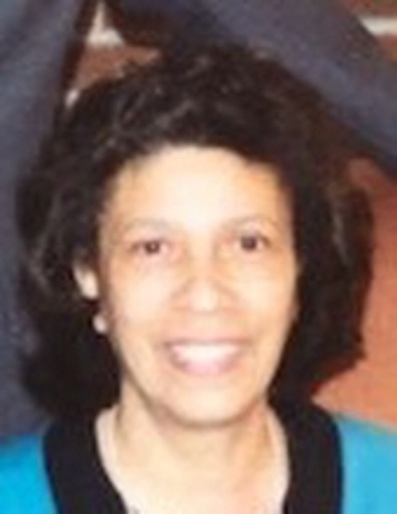 Evelyn  "Sis" Robinson