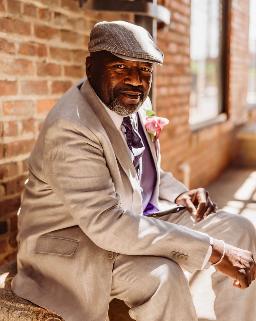Julian G. Hollins Profile Photo