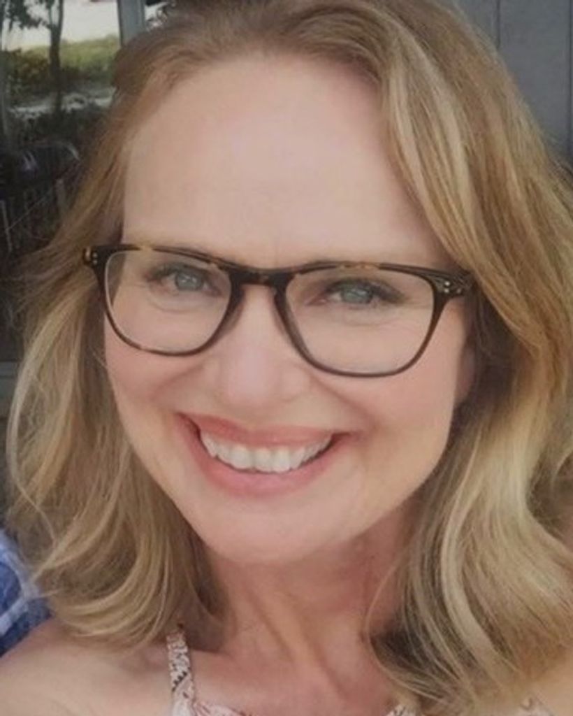Lora Olive Profile Photo