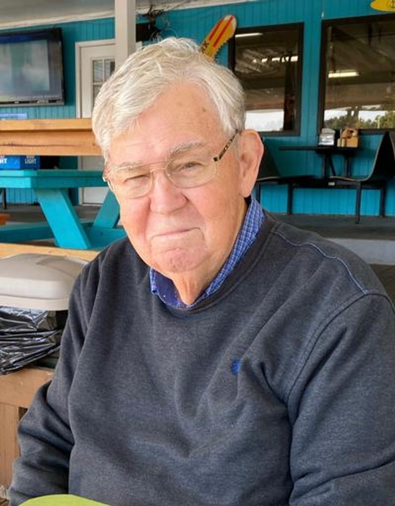 Warren Taylor Lee Profile Photo