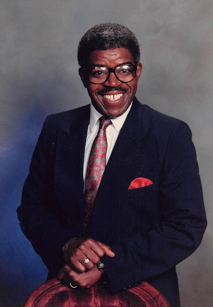 Alfonzo Yonnie. Poochie Black