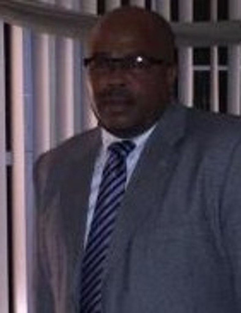 Sean E Davis