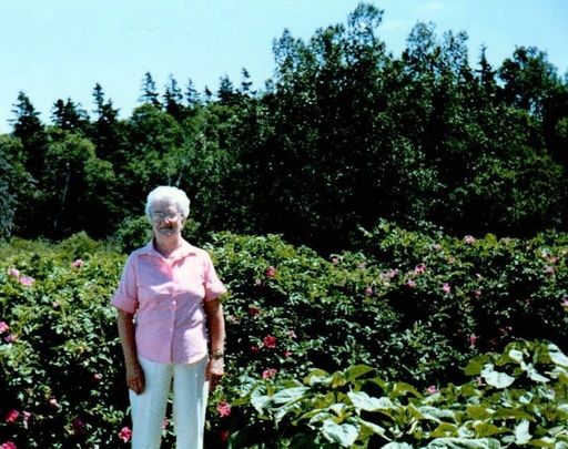 Virginia Gordon photo gallery thumbnail 32 of 33