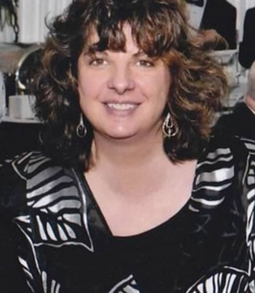 Lisa Simmons Profile Photo