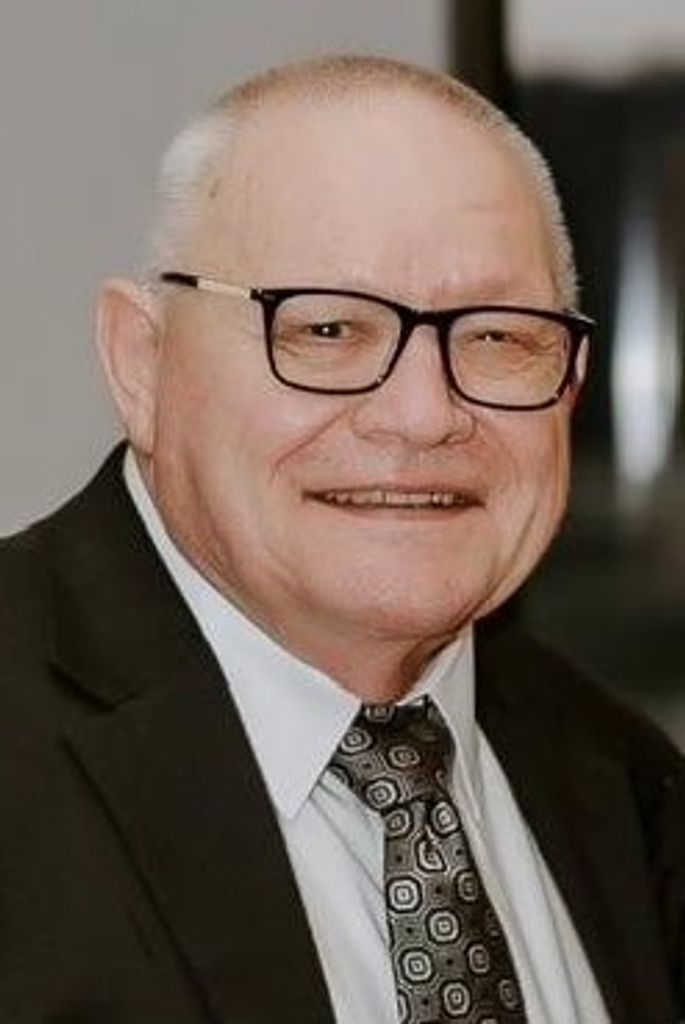 Laurence L. "Larry" Etienne Profile Photo
