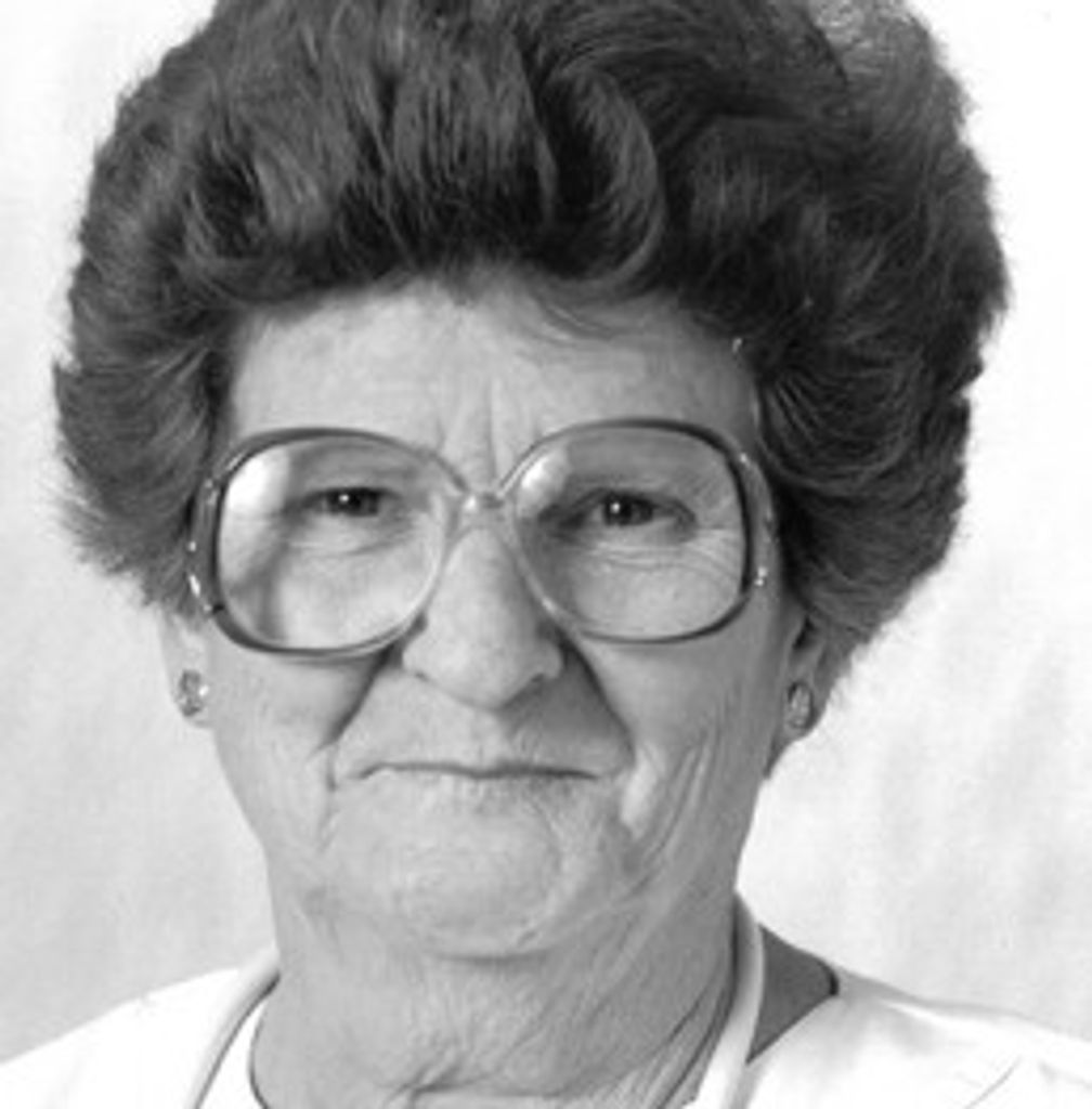 Eva  Thomas