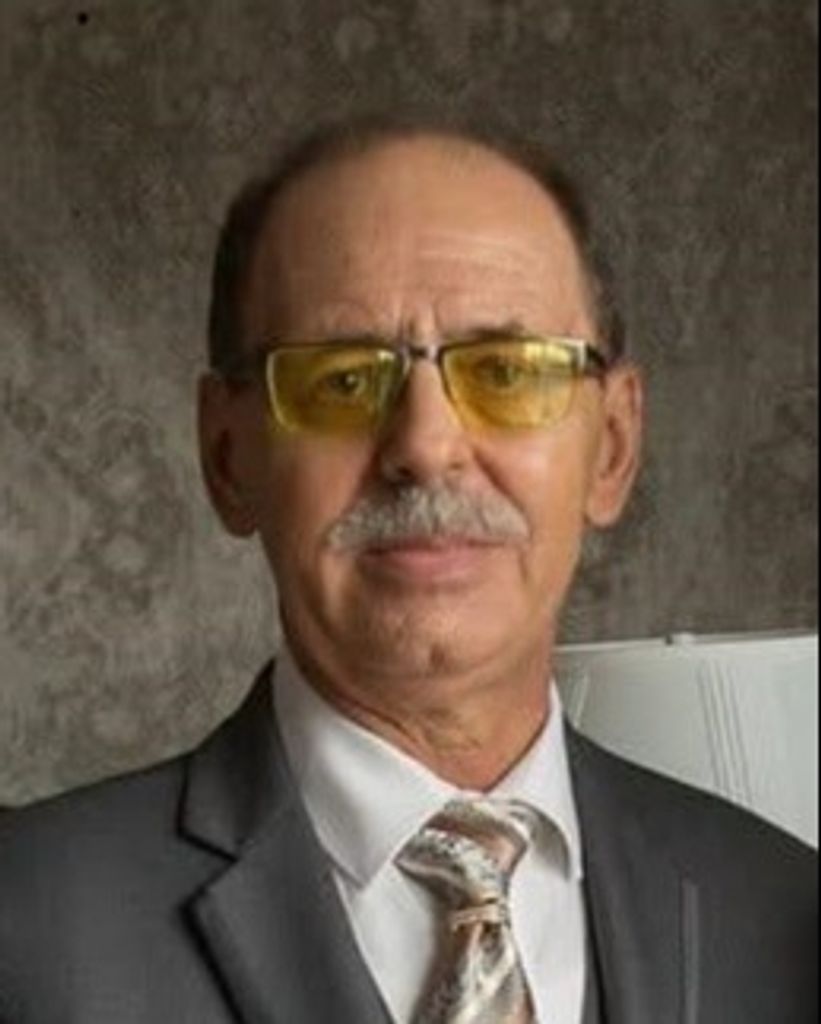 Tadeusz Jablecki Profile Photo