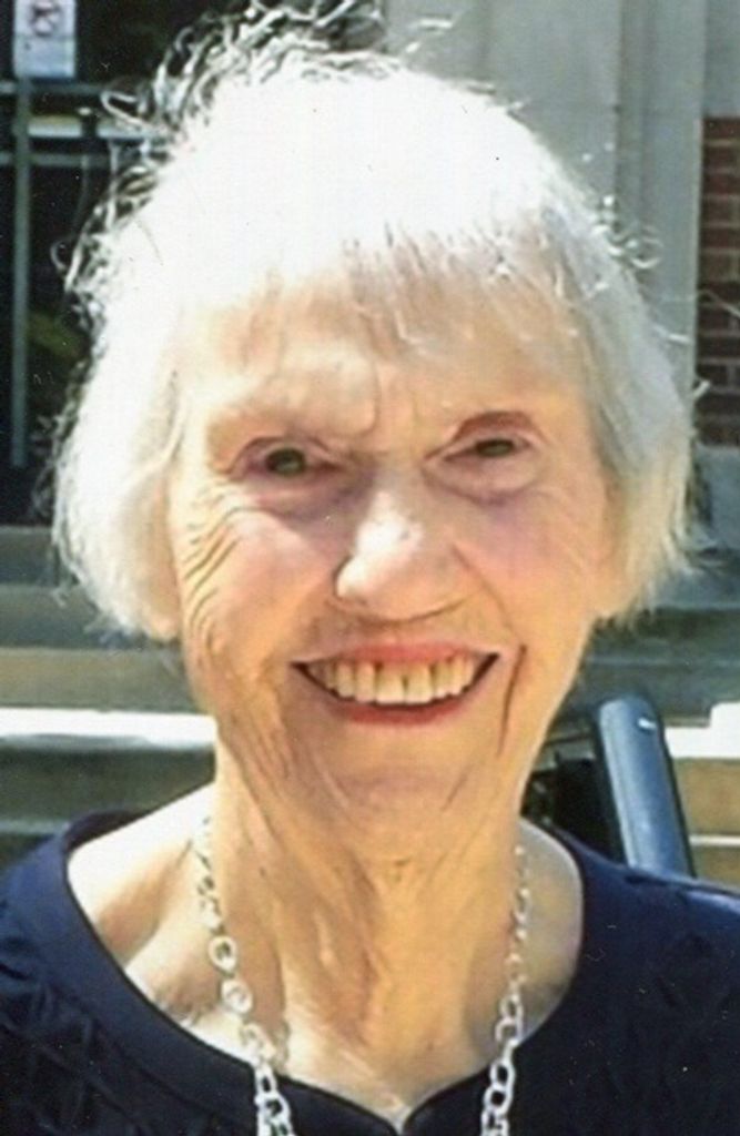 Elizabeth Moore Profile Photo