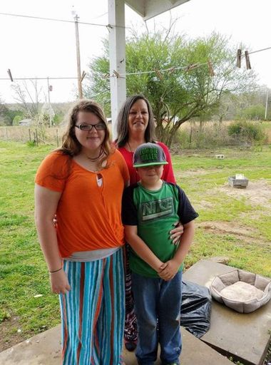 Linda Gail Borden Mcgee photo gallery thumbnail 24 of 74
