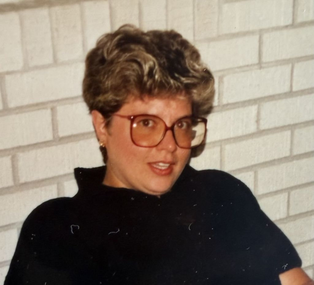 Robin Holliday-Detillo Profile Photo