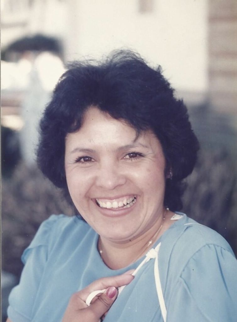 Anita Flores