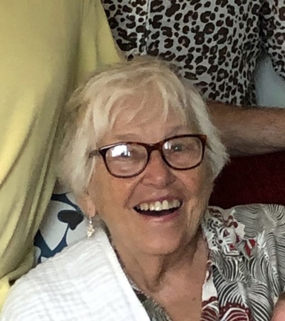 Lucille T Czajkowski