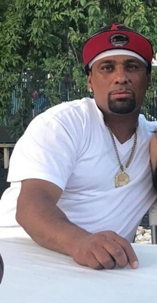 Luis A Santos Profile Photo