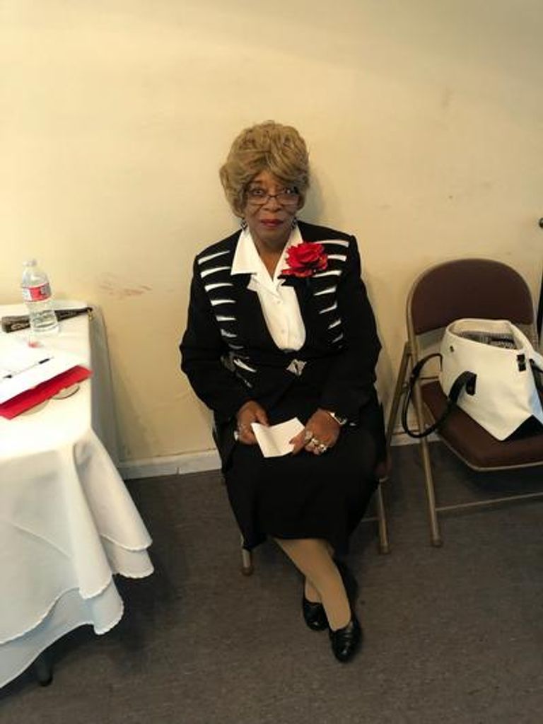 Essie Maurice Pennywell Profile Photo