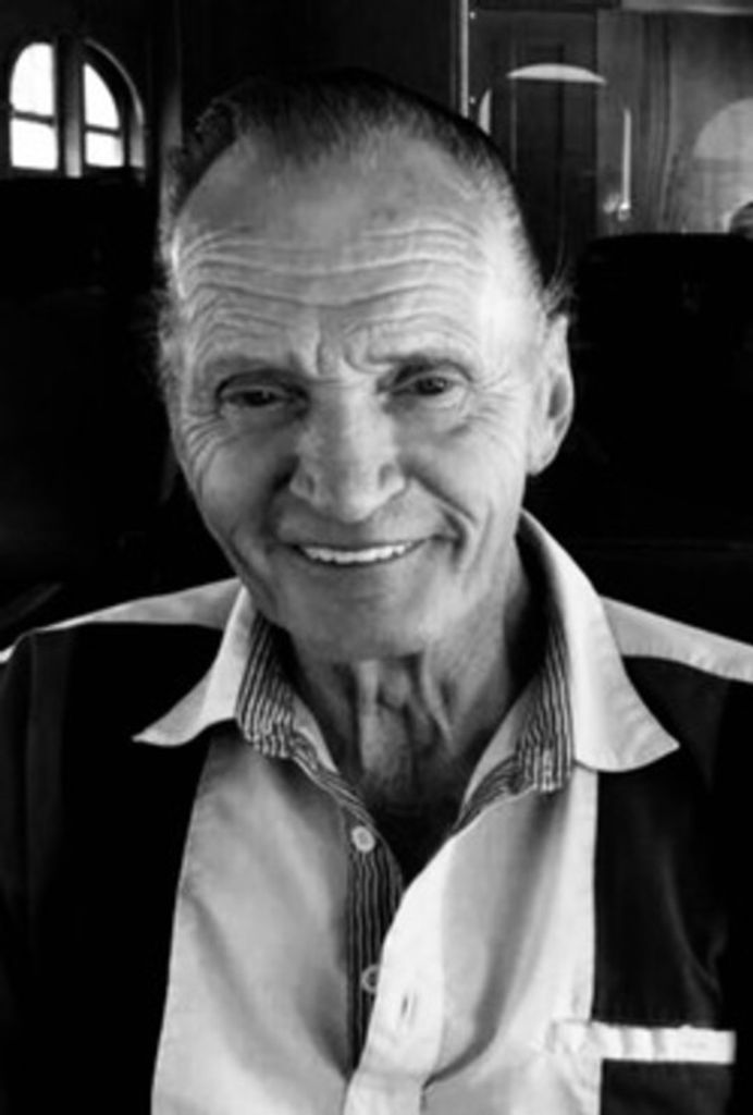 Robert "Murray" Mckenzie