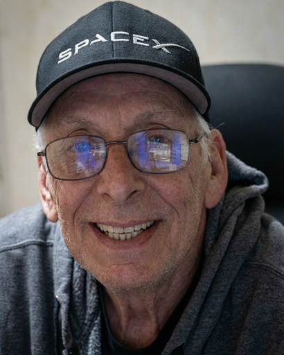 Robert Carl Moore's obituary image