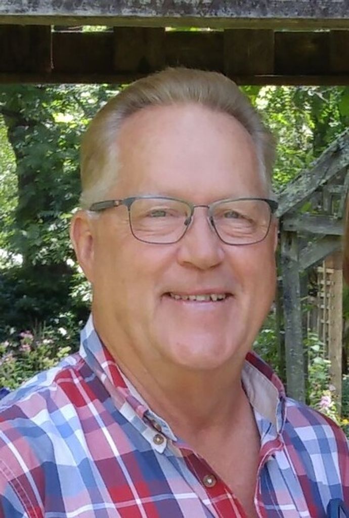 Everette "Tom" Smith Profile Photo