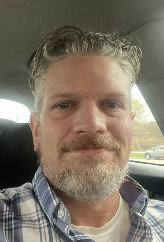 Jeremy Victor Peterson Profile Photo