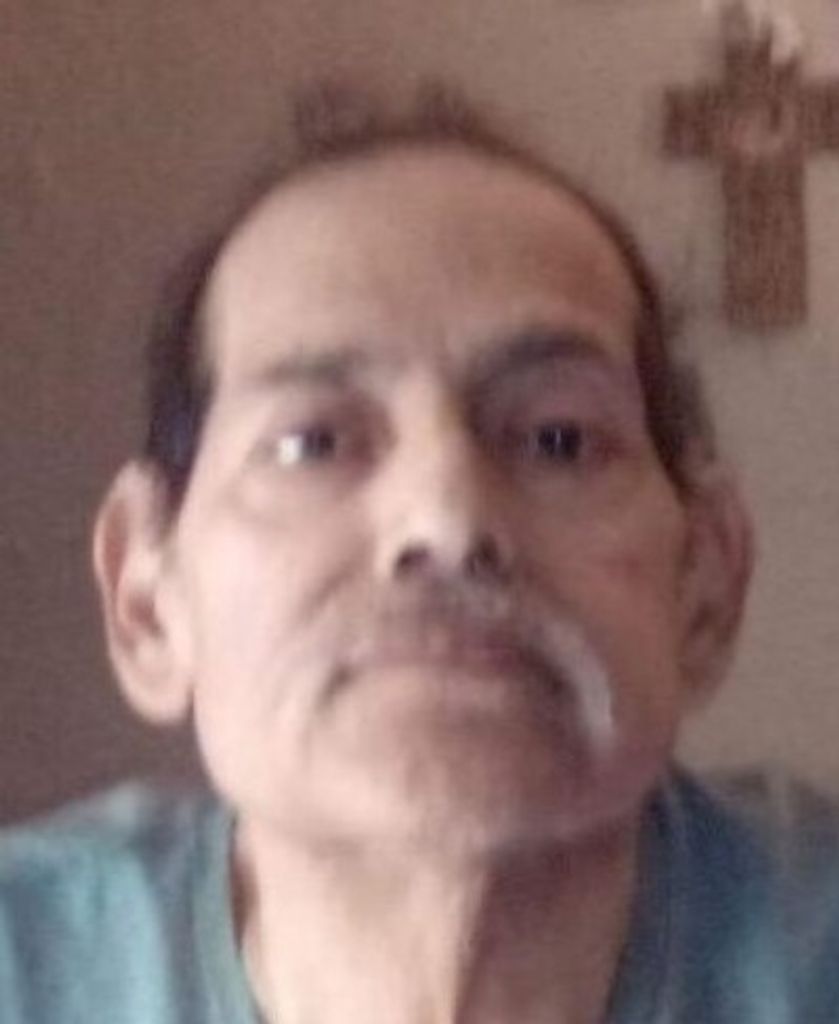 Robert Martinez Profile Photo