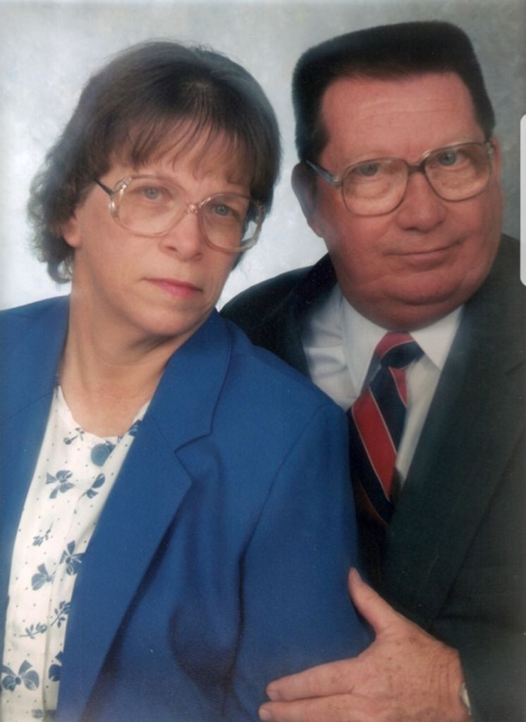 Joanne Lee (Bill)  Knight