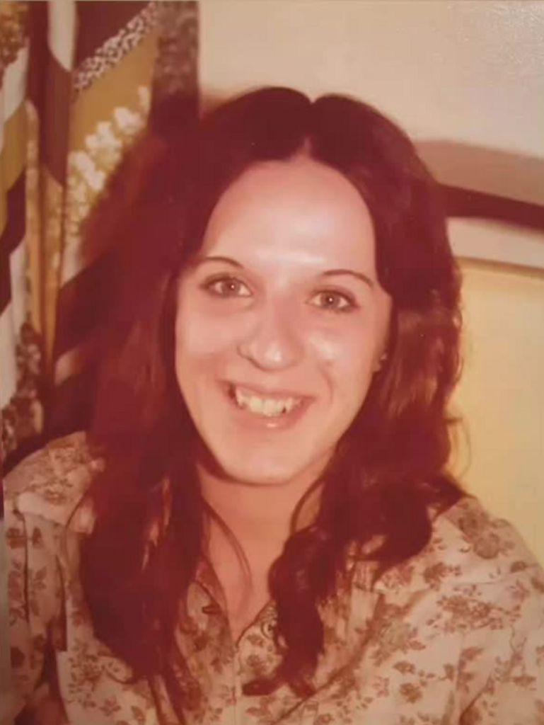 Donna Elaine Huenefeld Profile Photo