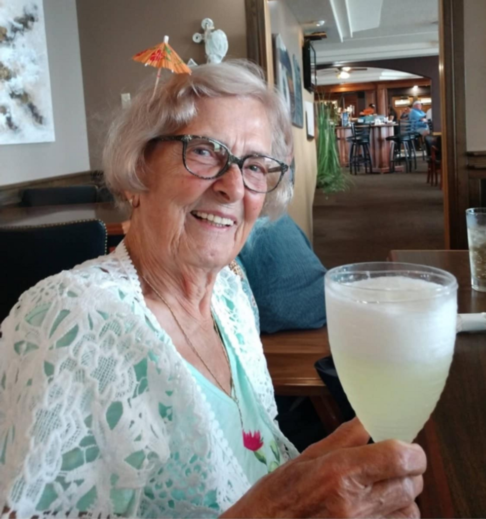 Dolly Karla Eva Hales