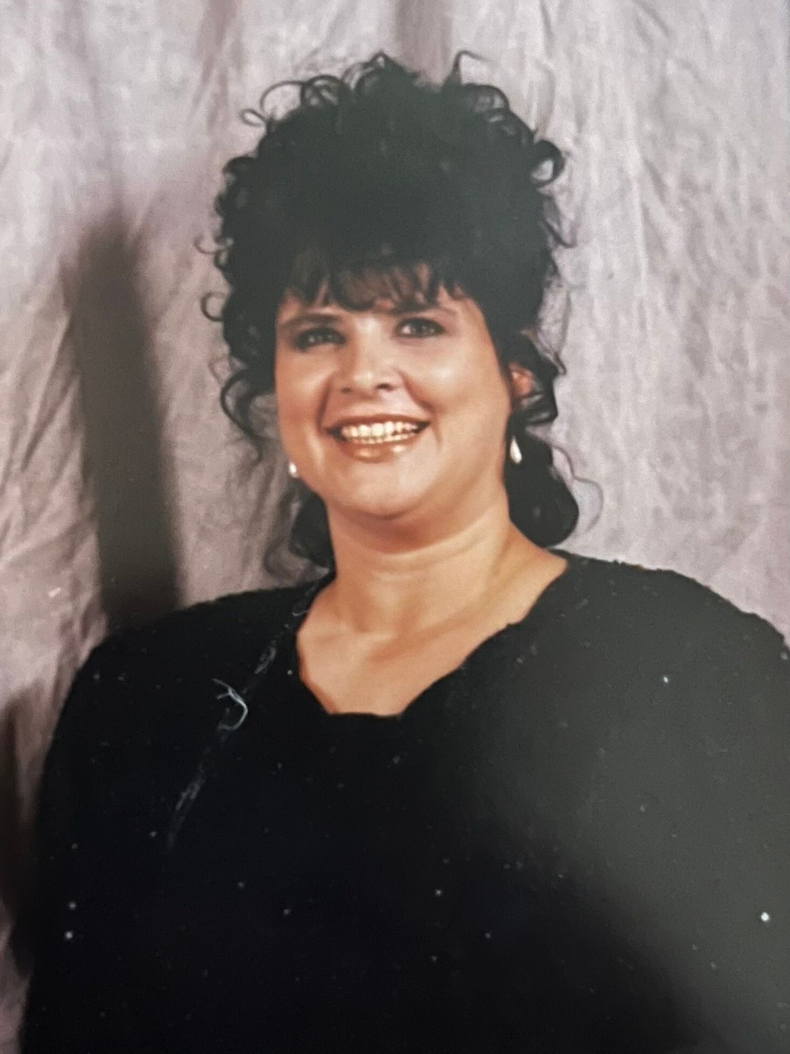 Robin Barry Obituary April 10, 2024 - Davis Funeral Homes, image size:1536x2048