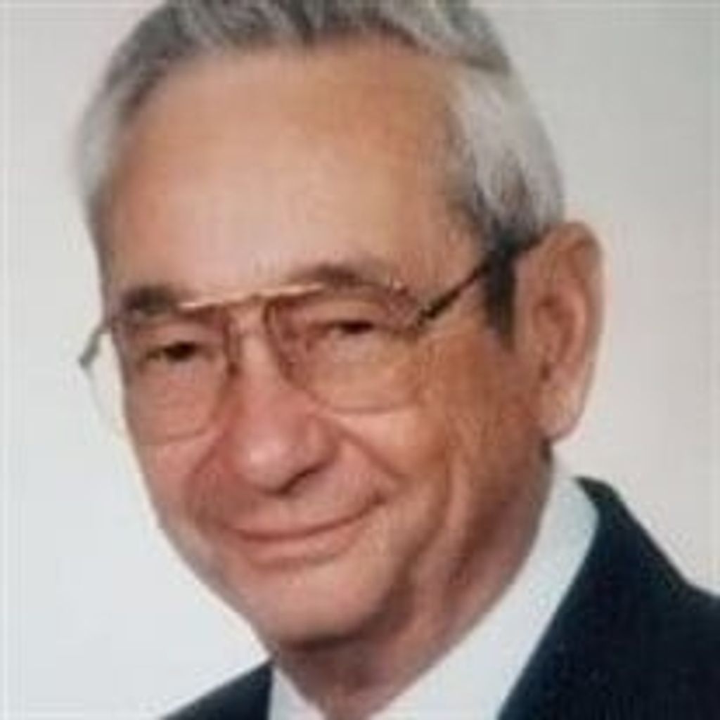Leigh  E. Rich