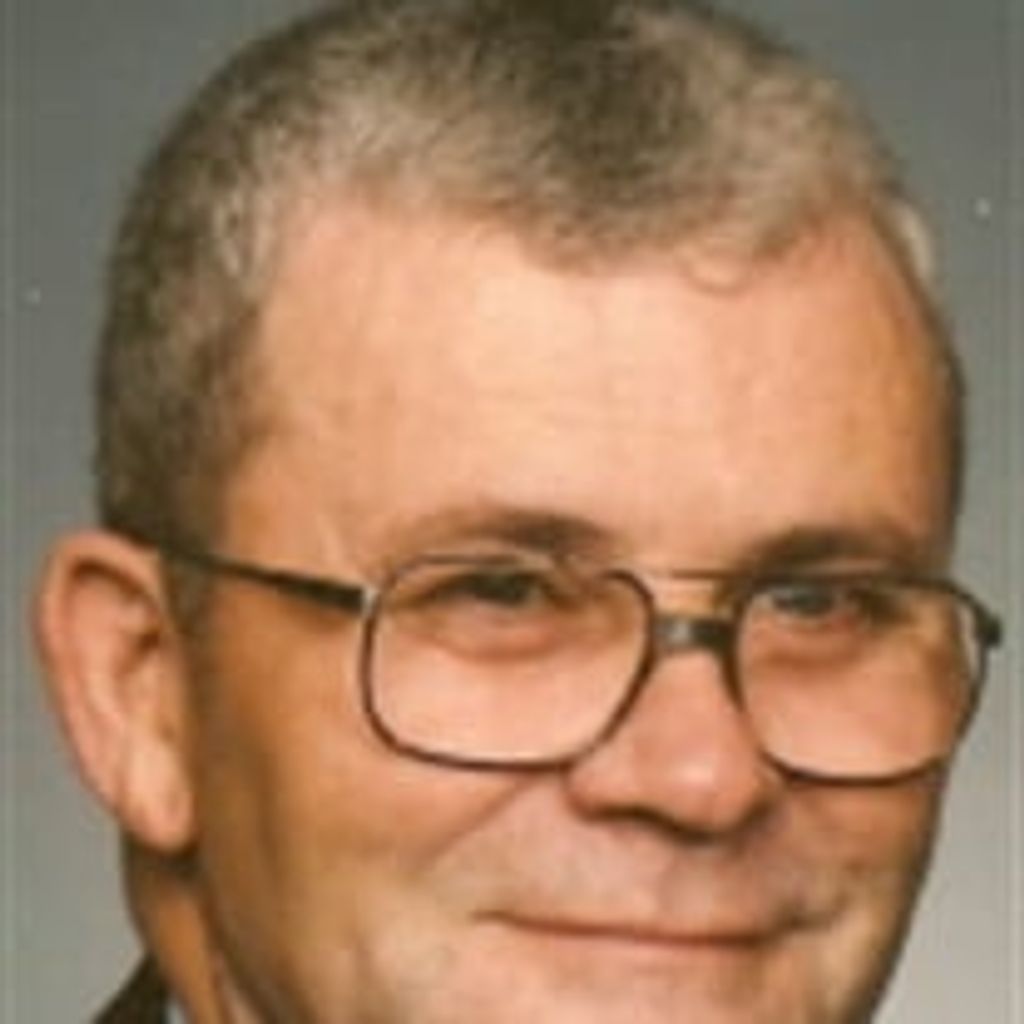 Robert L. "Bob" Smithson