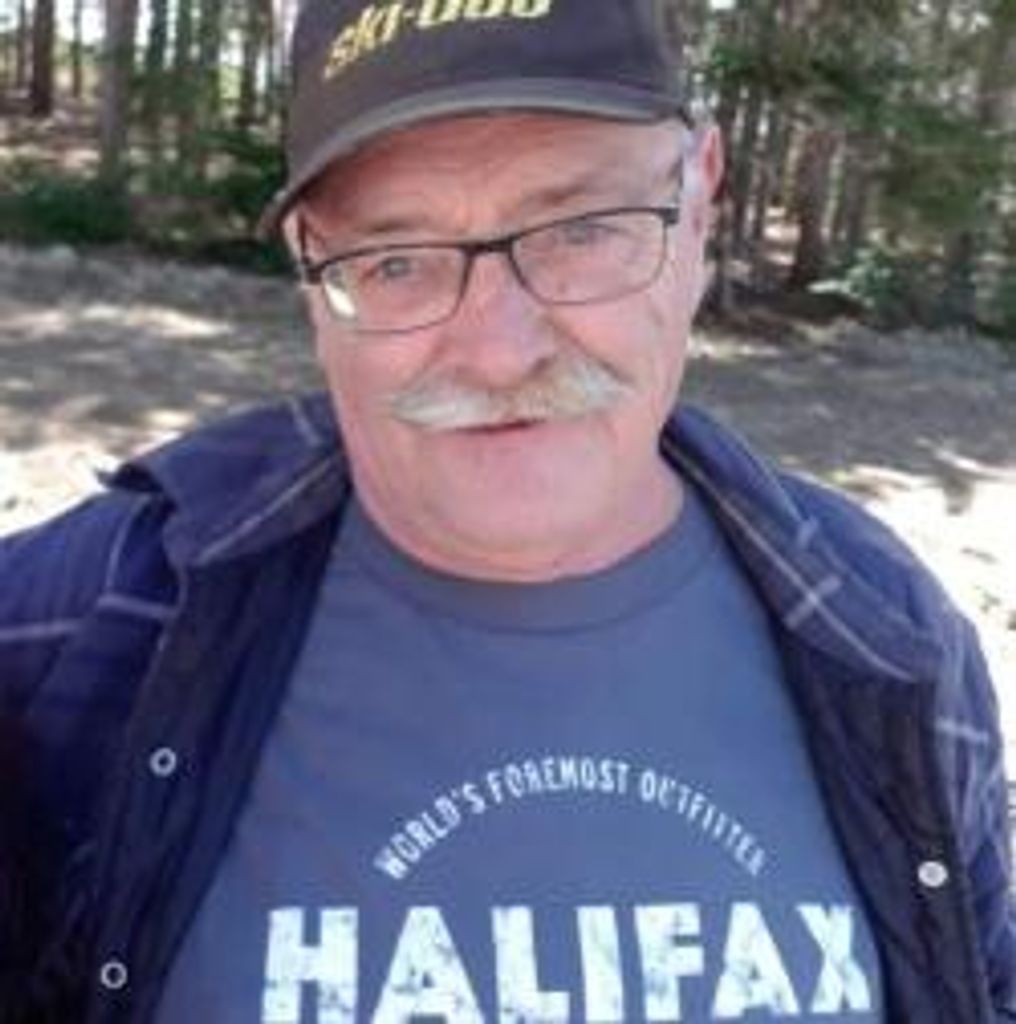 Robert Weeks Profile Photo