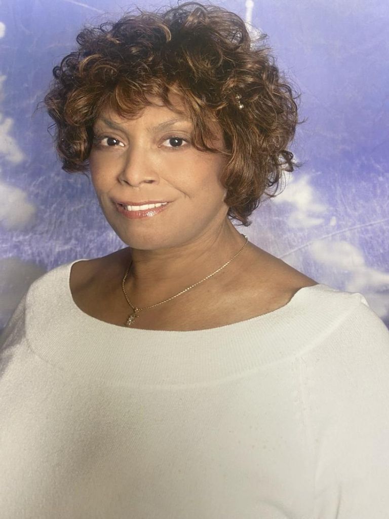 Sally Jane Lewis Profile Photo